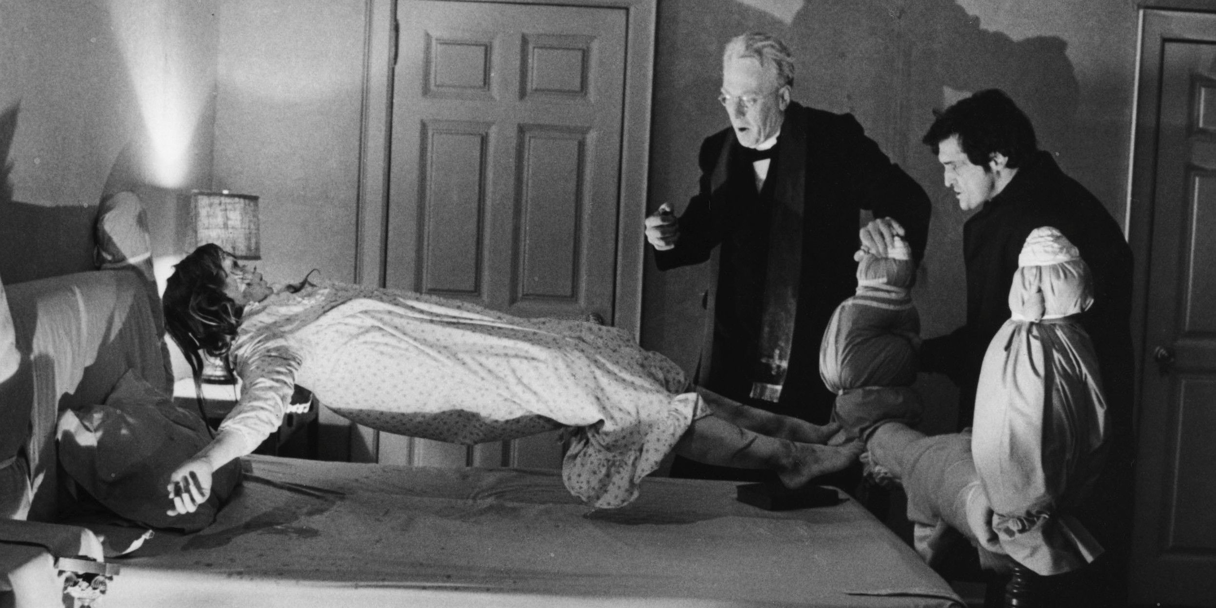 5 Exorcism Movie Tropes That Are Timeless (& 5 That Need To Be Exorcised)