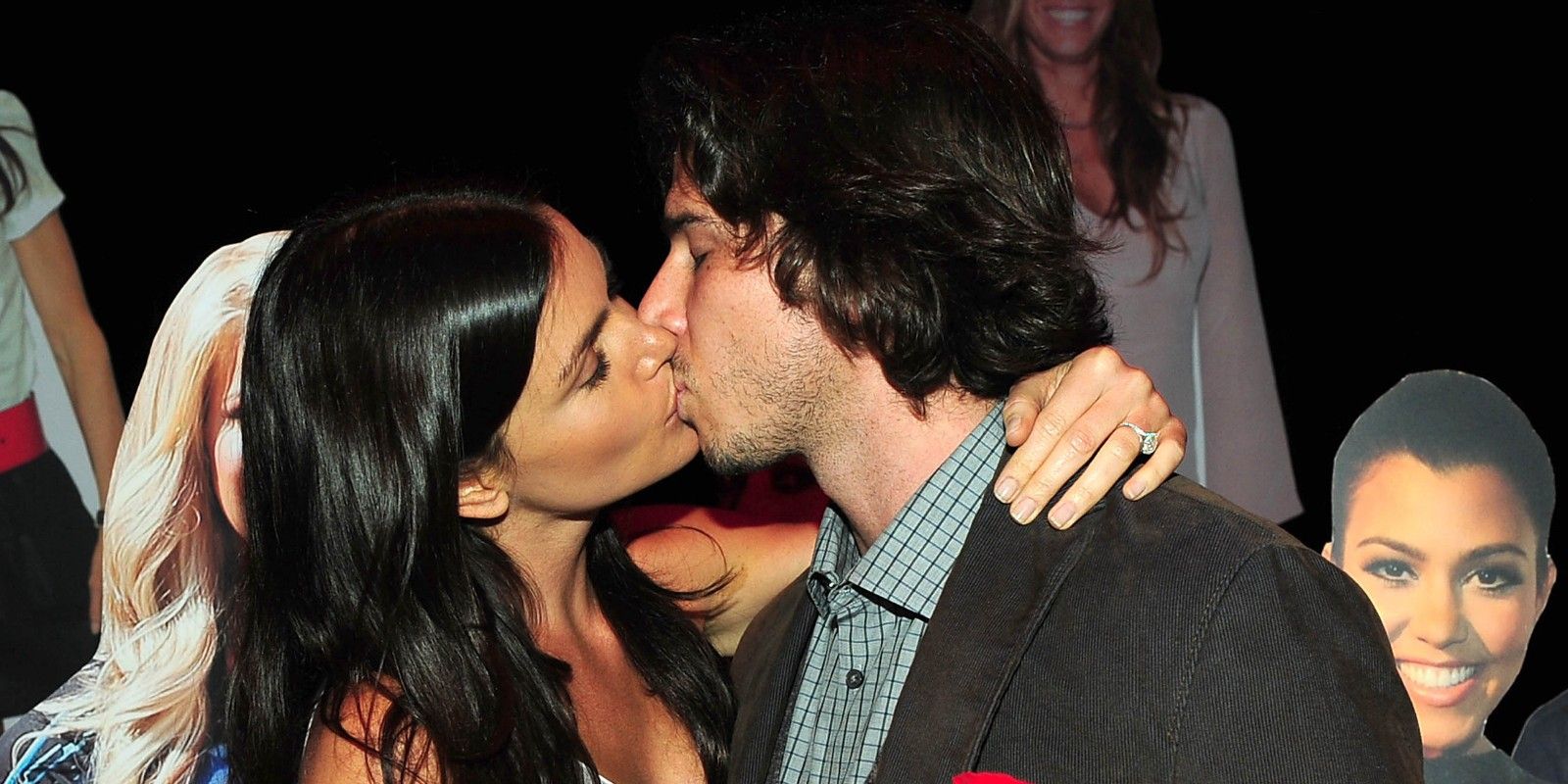 The Bachelor Courtney Robertson Ben Flajnik kissing