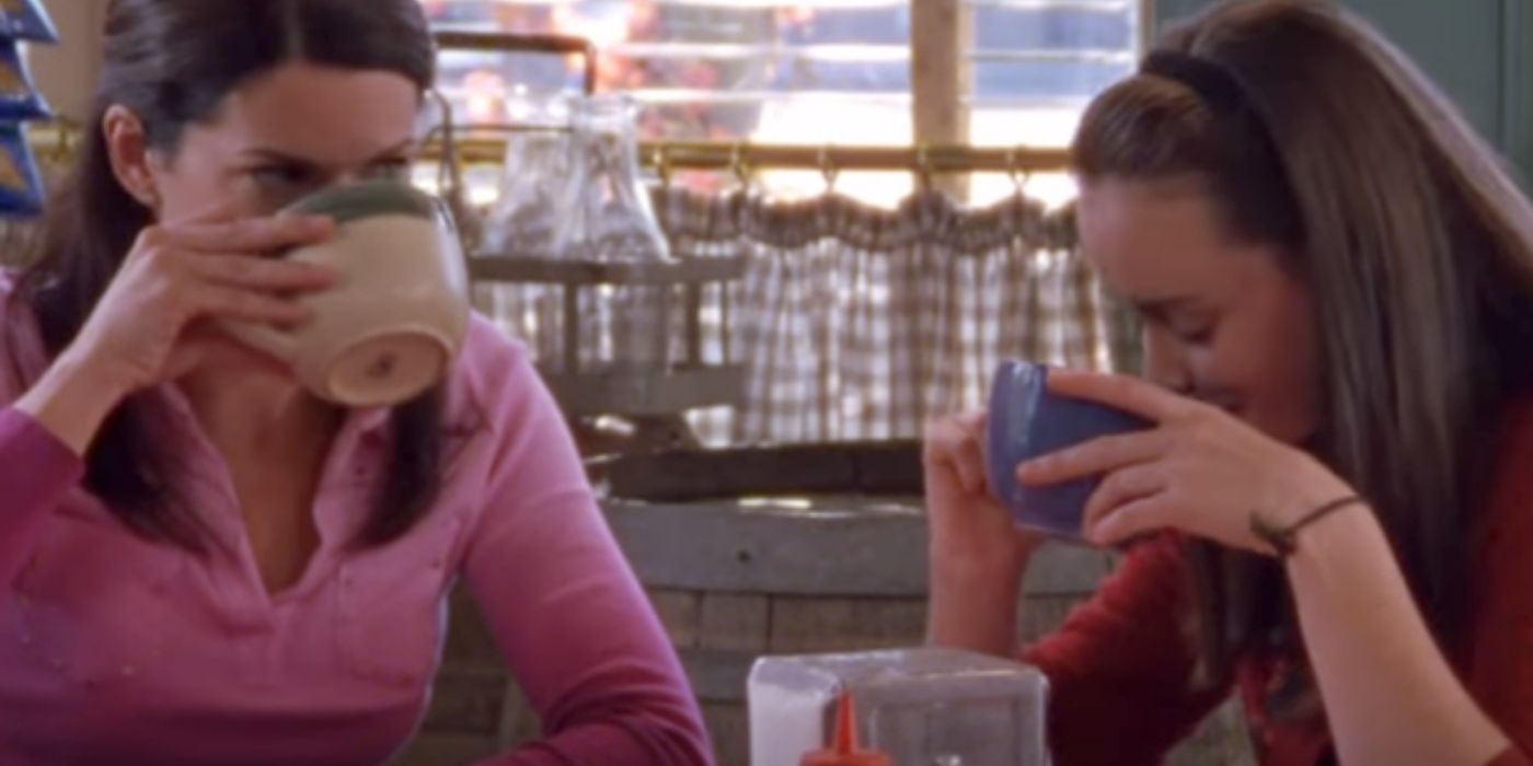 Rory and Lorelai drinking coffee on Gilmore Girls.