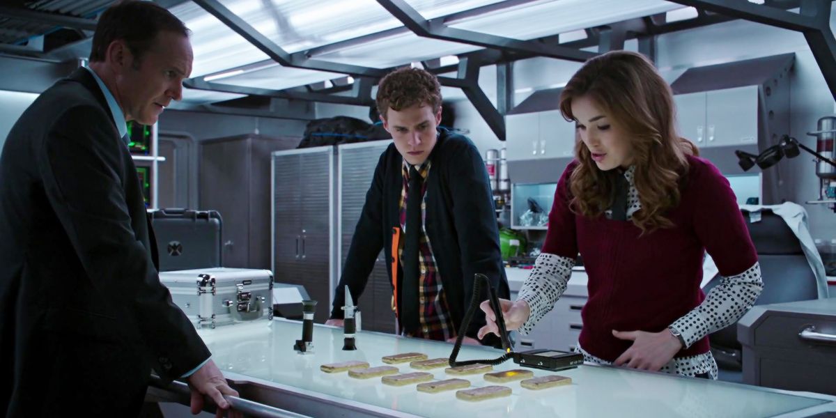 red sweater (1x03)