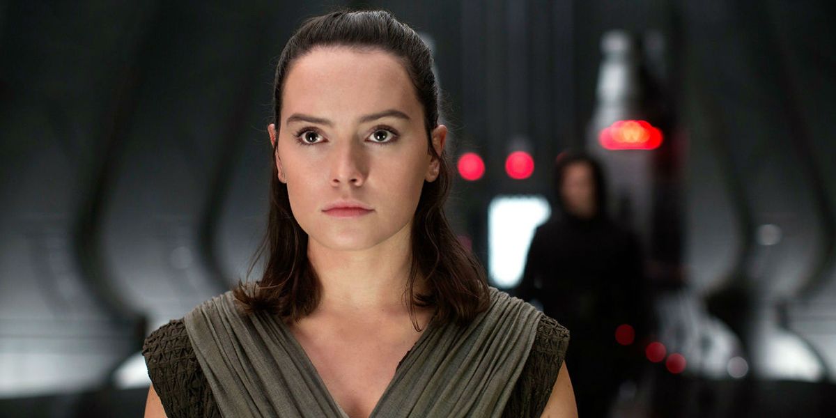 rey&rsquo;s throne room outfit