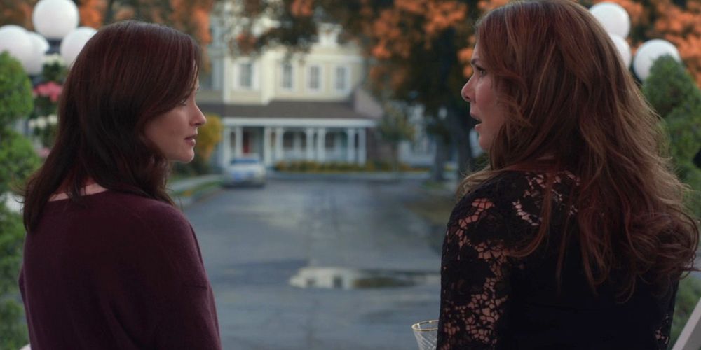 Rory tells Lorelai she's pregnant in Gilmore Girls reboot