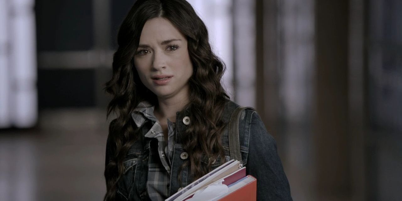 Allison looking sad at school in Teen Wolf