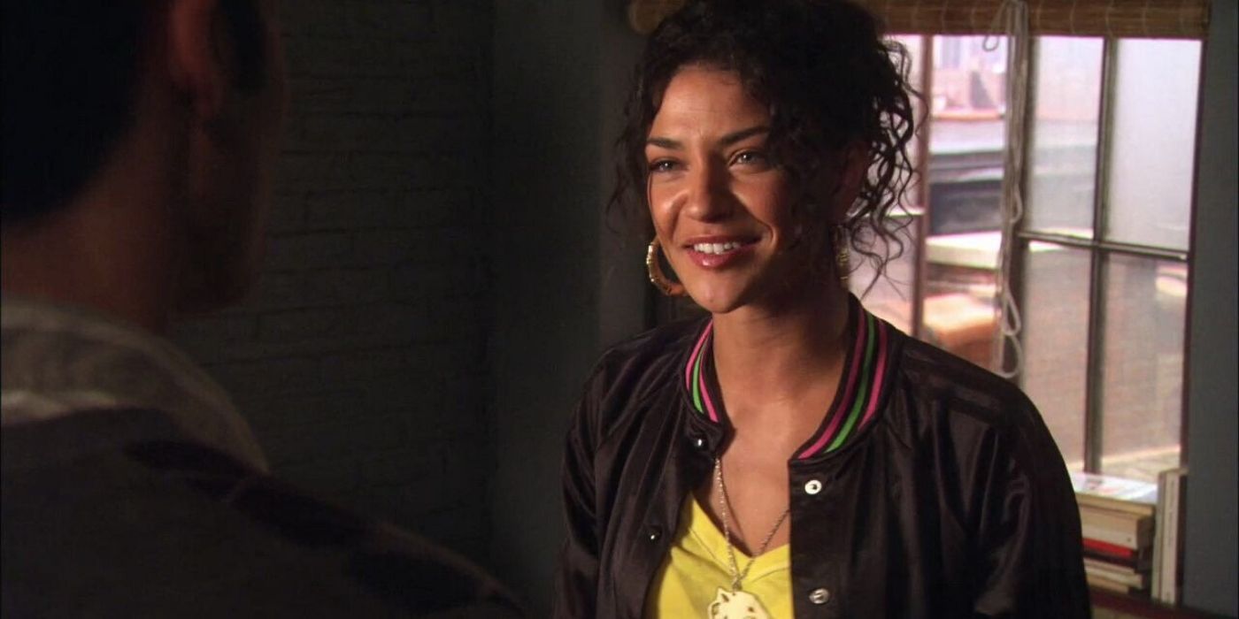 Vanessa smiles in Gossip Girl