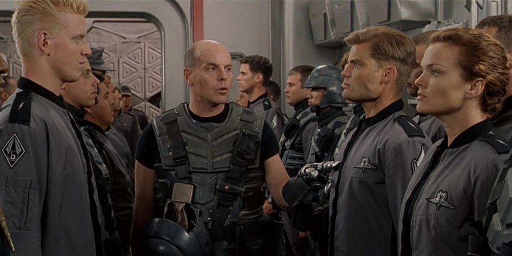 Michael Ironside addressing soldiers standing at attention in Starship Troopers