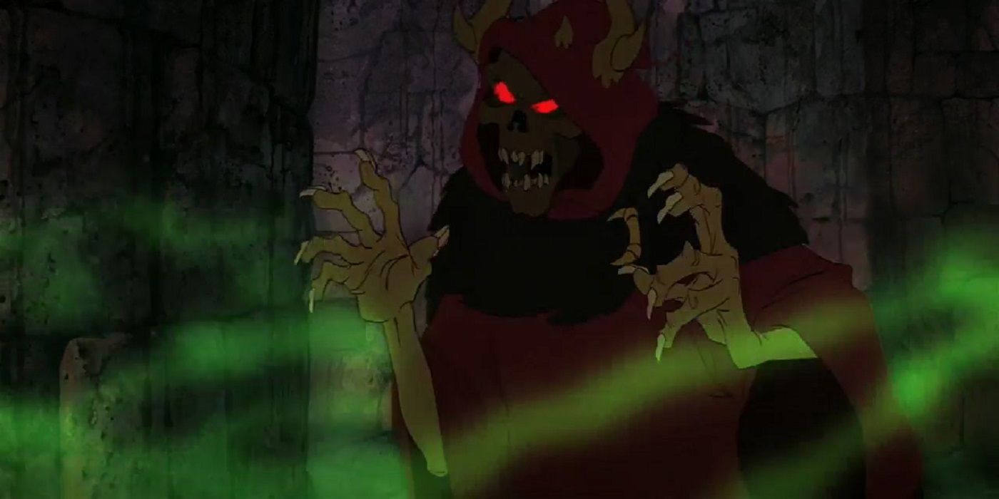 O rei com chifres cercado por fumaça verde no The Black Cauldron