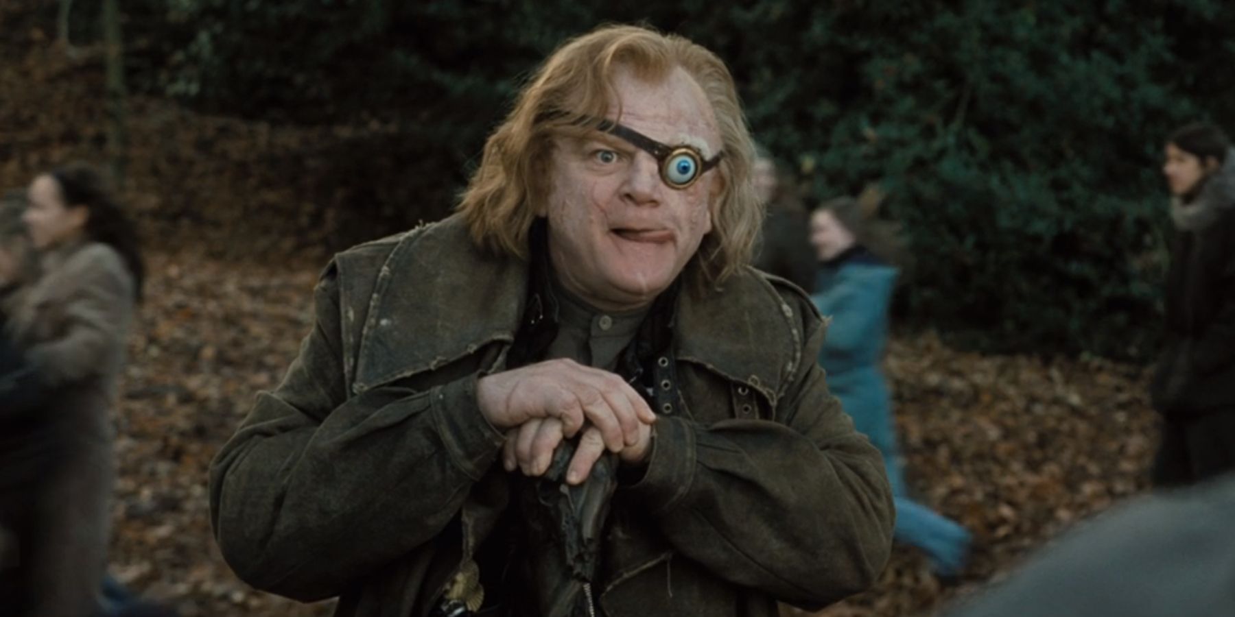 Alastor "Olho-Tonto" Moody sacudindo a língua como uma cobra em Harry Potter e o Cálice de Fogo