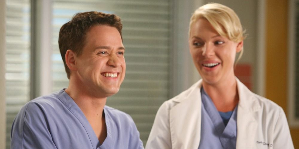 George and Izzie laughing in Grey&rsquo;s Anatomy