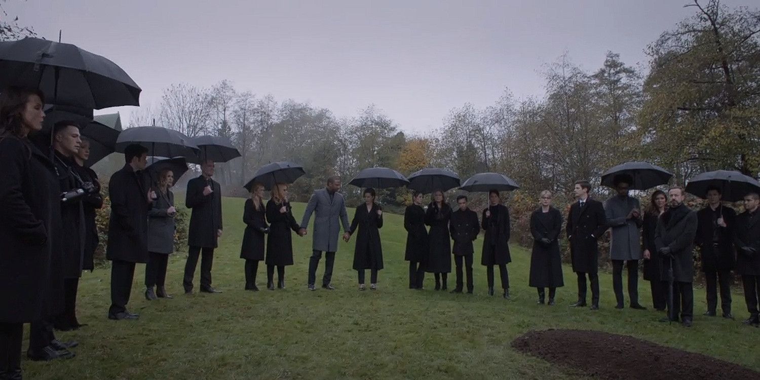 Arrow - Oliver Queen's funeral