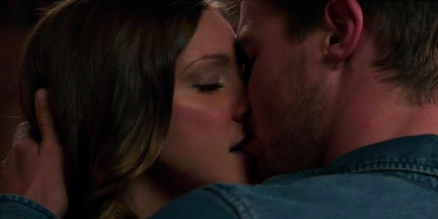 Arrow Laurel Lance and Oliver Queen kiss
