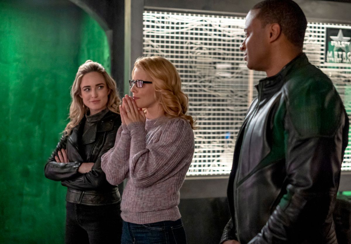 Arrow Series Finale Images Major Characters Return, Flash Crossover