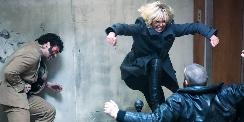 Lorraine Broughton (Charlize Theron) fighting people in an Atomic Blonde action scene