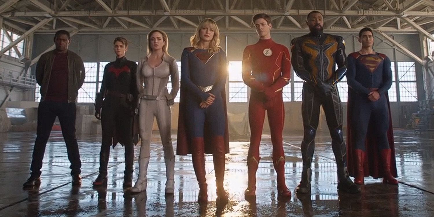 Several Arrowverse heroes stand together to create their Justice League after Crisis