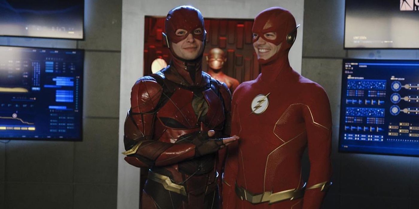 Ezra Miller et Grant Gustin dans le rôle de The Flash on Crisis on Infinite Earths.