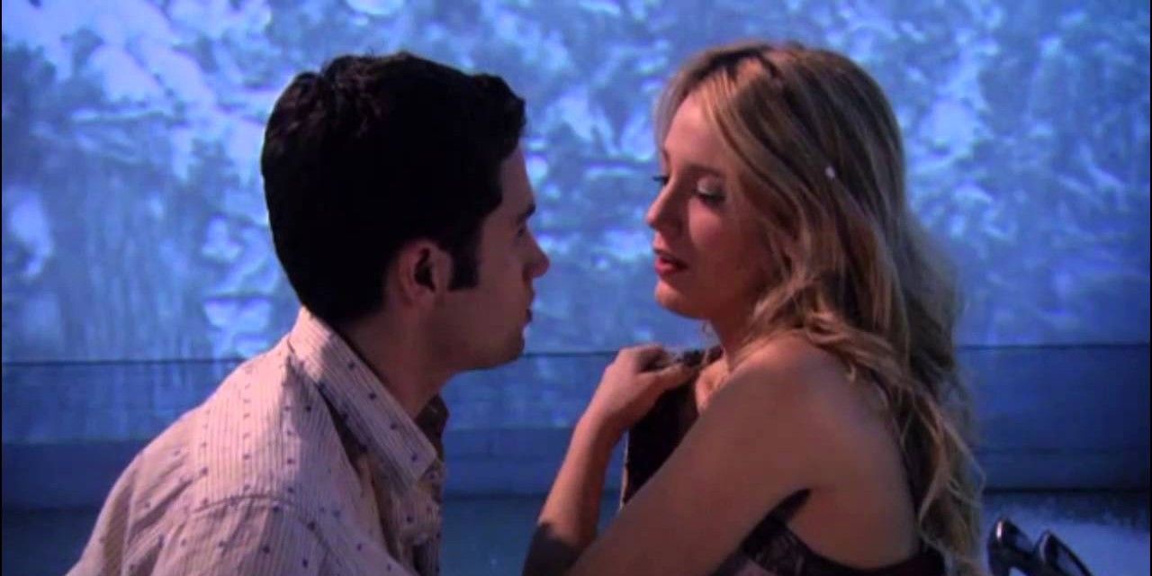 Gossip Girl: 10 Best Couples & Their Most Iconic Scene