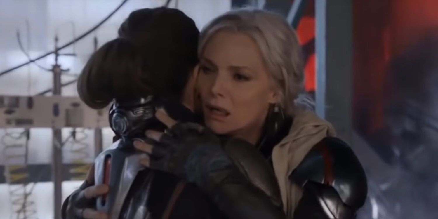 Hope and Janet Van Dyne hug in Ant-Man and the Wasp