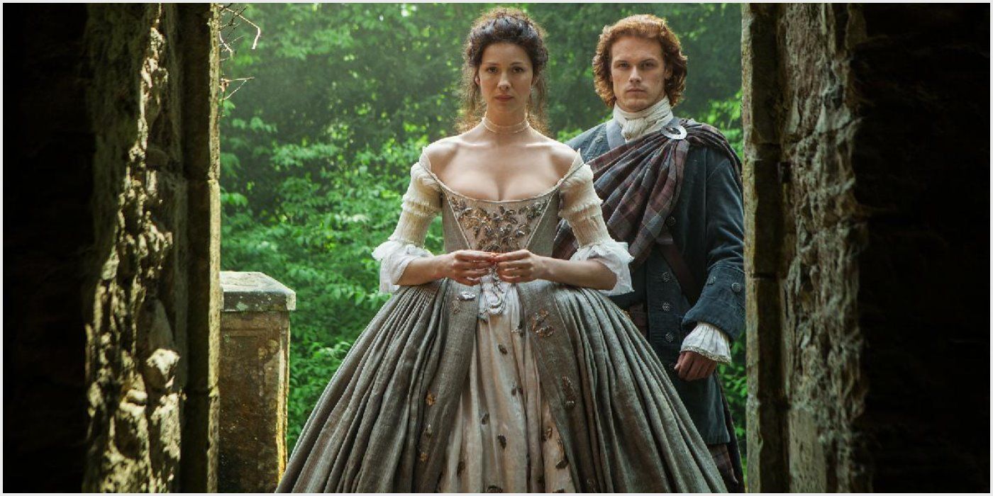 5 Outlander Costumes That Are Historically Accurate (& 5 That Arent)