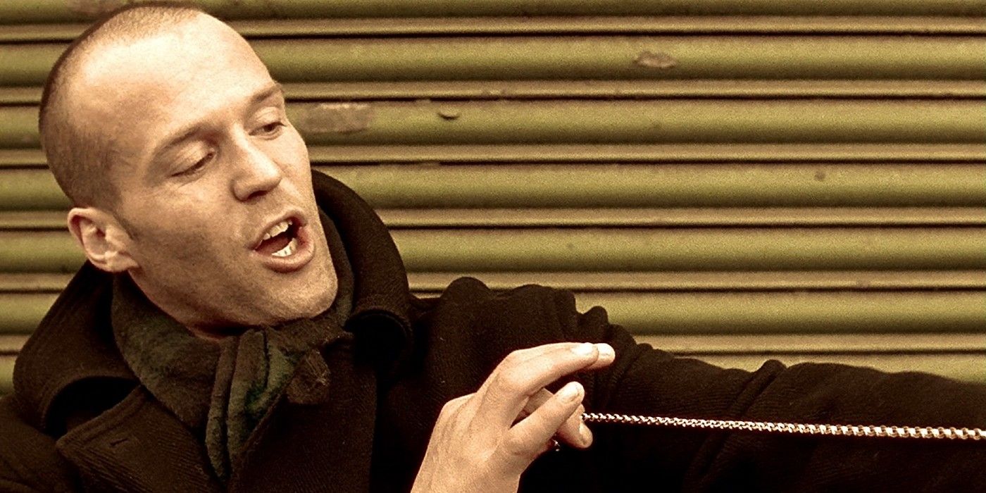 Jason Statham selling goods in Lock Stock and Two Smoking Barrels (1998)