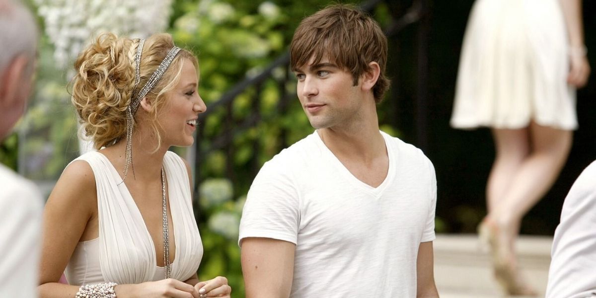 Serena and Nate chat in Gossip Girl.