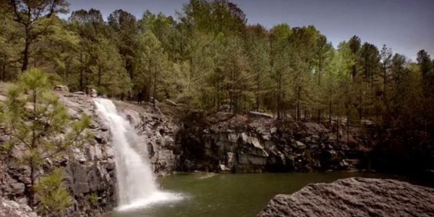 The Vampire Diaries 10 Hidden Details About Mystic Falls You Didn't Notice