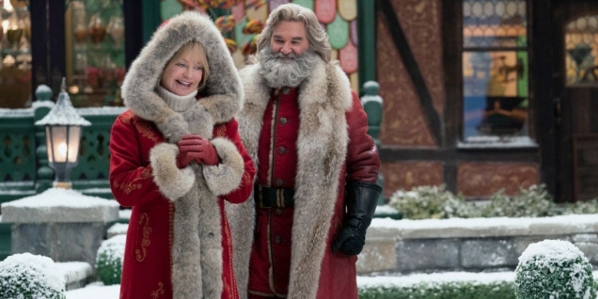 Goldie Hawn and Kurt Russell as Mrs. Claus and Santa in The Christmas Chronicles