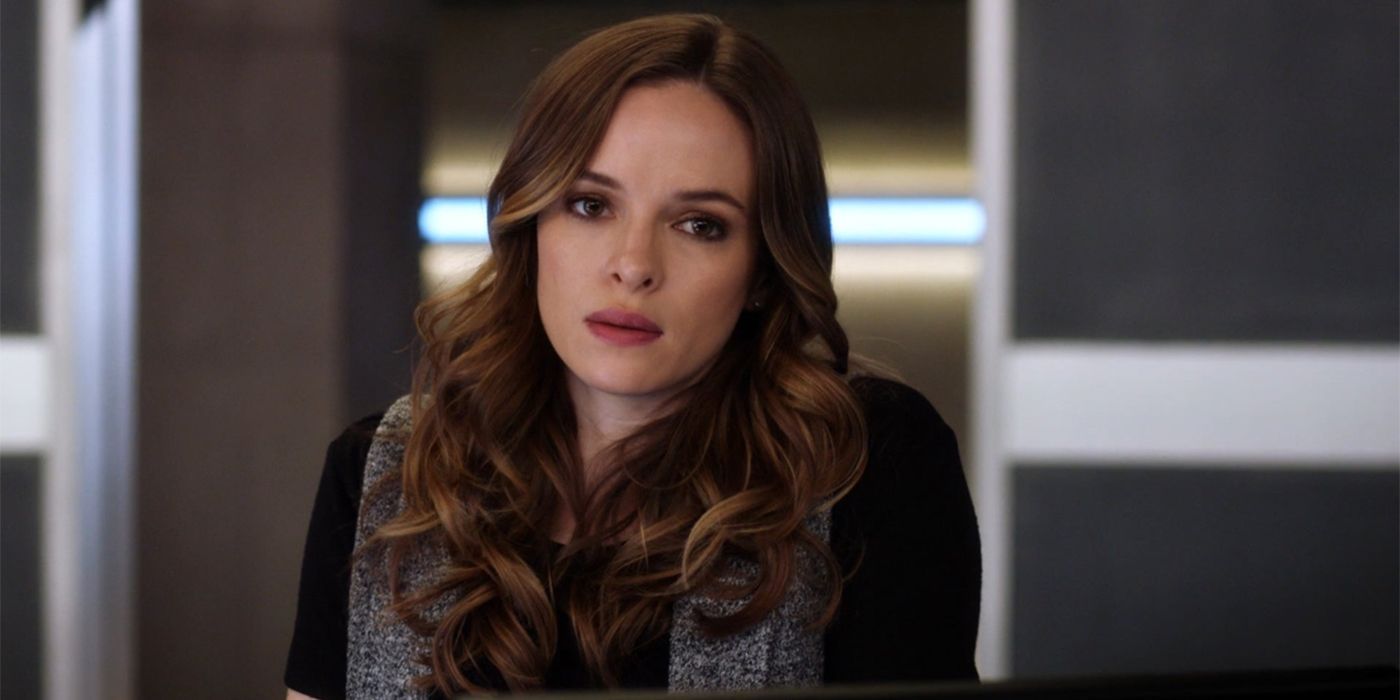 The Flash Caitlin Snow is in the Star Labs