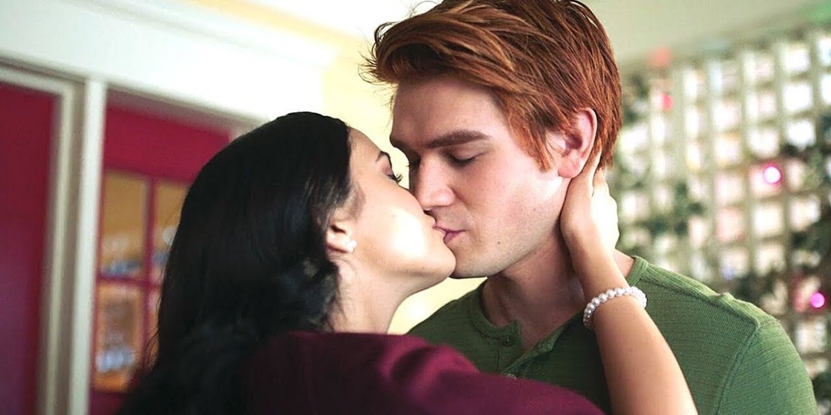 Riverdale: 10 Reasons Why Betty & Veronica Aren't Real Friends