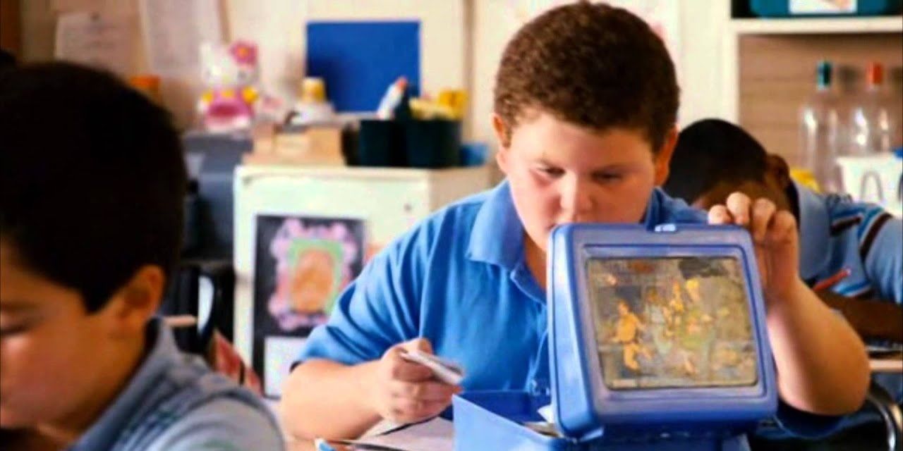 Young Seth looks in his lunchbox in Superbad