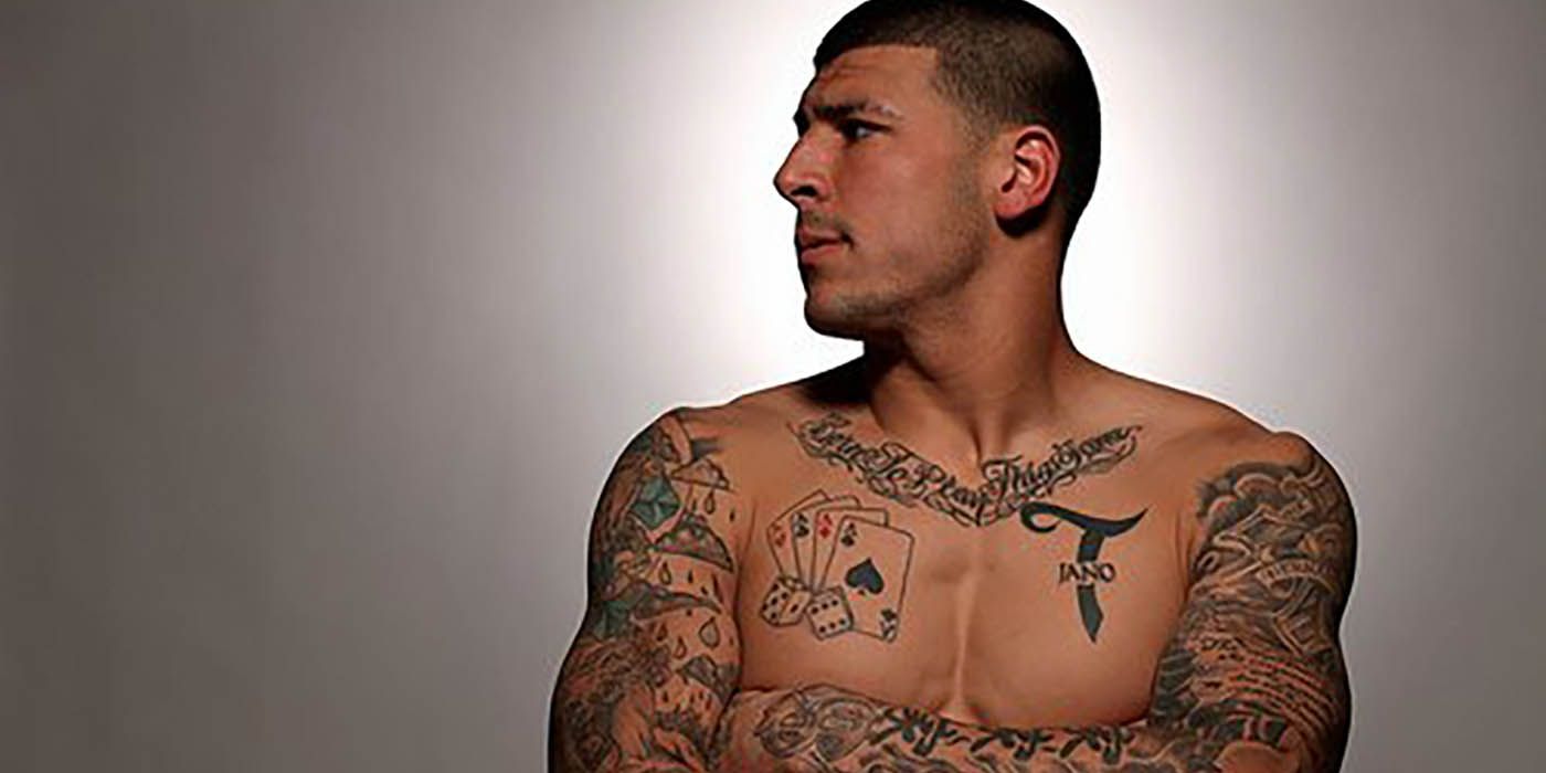 perfil lateral de aaron hernandez