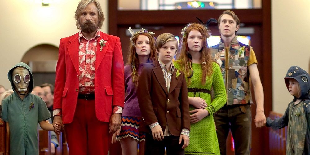 Viggo Mortensen and the cast of Captain Fantastic standing together in a church