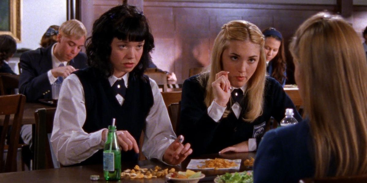 Madeline &amp; Louise with Paris at lunch on Gilmore Girls