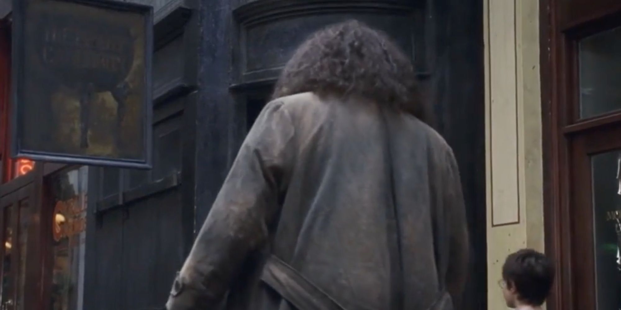 harry-and-hagrid-in-harry-potter-and-the-sorcerers-stone Cropped