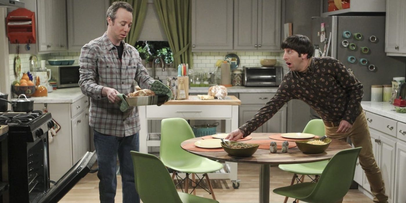 Stuart helping Howard on The Big Bang Theory
