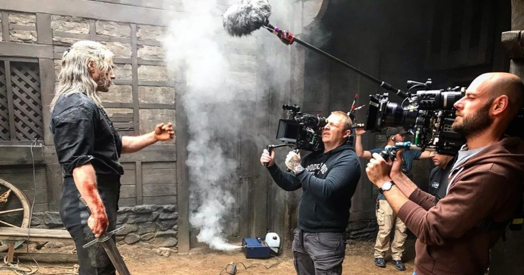 the-witcher-geralt-of-rivia-henry-cavill-steadicam-behind-the-scenes - Edited (1)