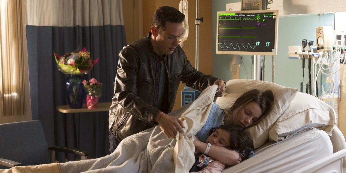 Dan, Chloe and Trixie in hospital in &quot;A Good Day To Die&quot; of the show Lucifer 