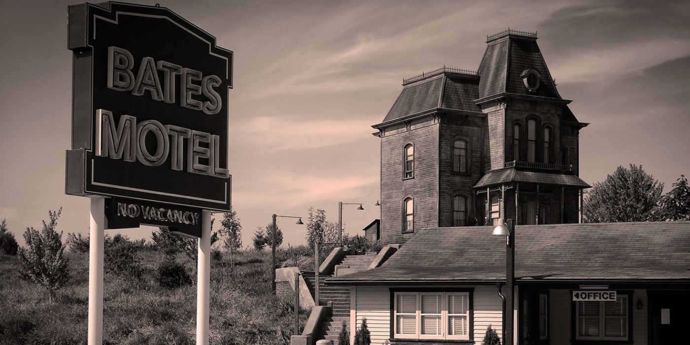 A scene showing the Bates Motel and the house in Psycho, 1960.