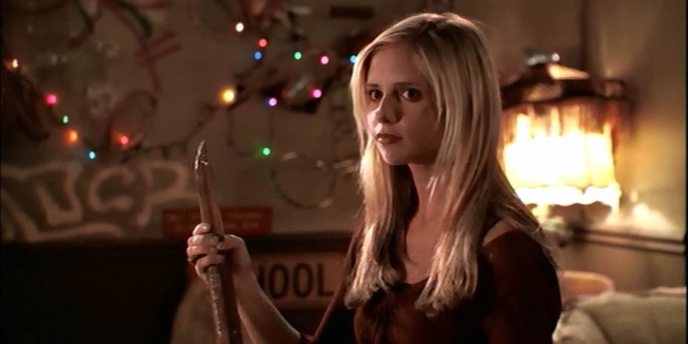 Buffy looking serious in &quot;The Freshman&quot; Buffy The Vampire Slayer episode