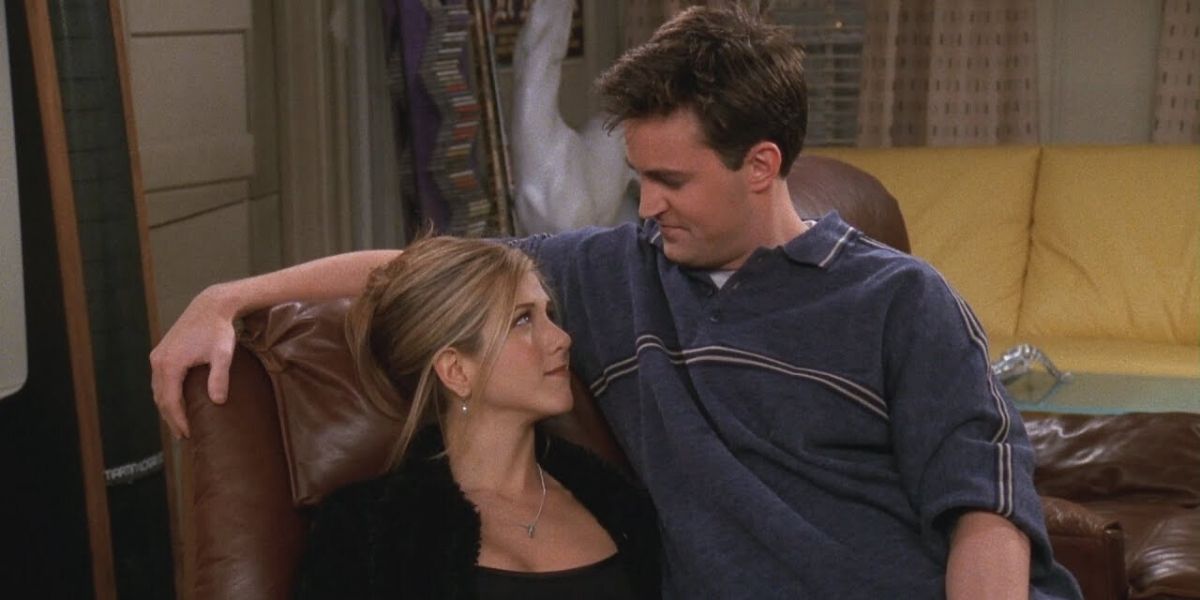 Chandler and Rachel sitting in Friends