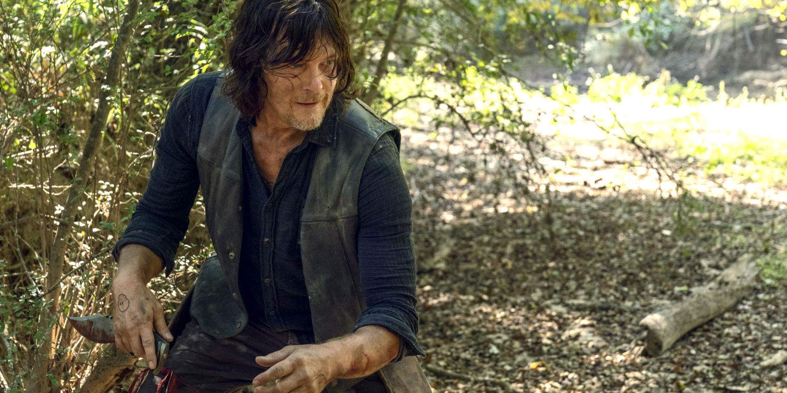 Daryl Hunting Whisperers on The Walking Dead Season 10