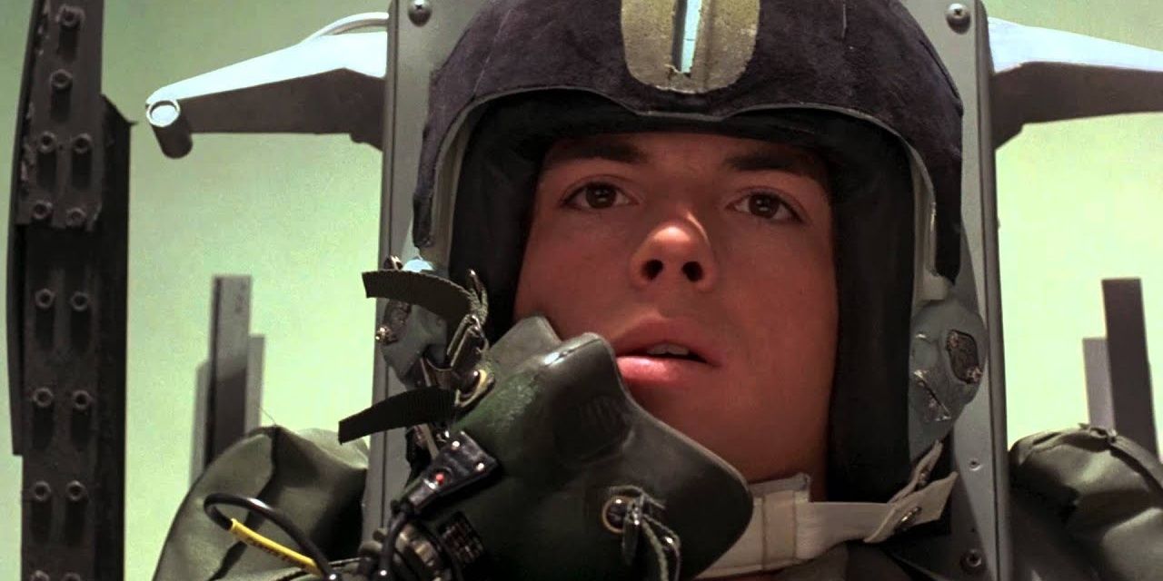 The 10 Best Movie Pilots Of All Time (Including Maverick From Top Gun)