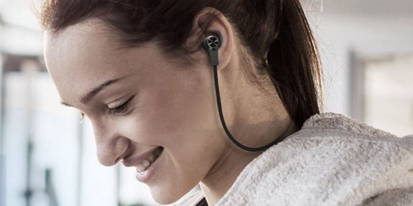 Are Wireless Headphones Safe To Use On A Plane?