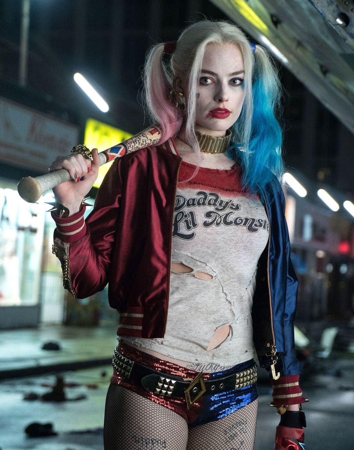Harley Quinn in Suicide Squad vertical