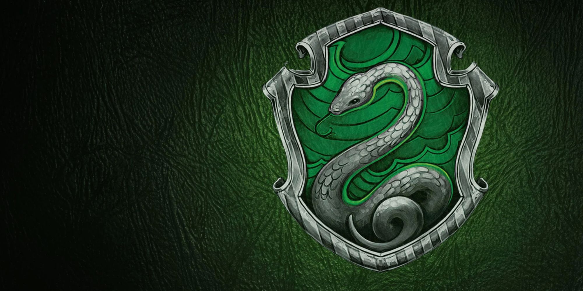 A Hogwarts Slytherin emblem
