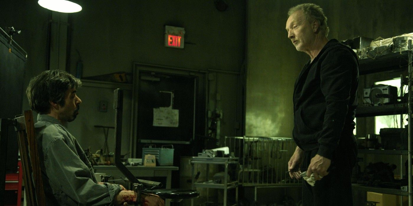 Jigsaw captures Cecil in Saw IV.