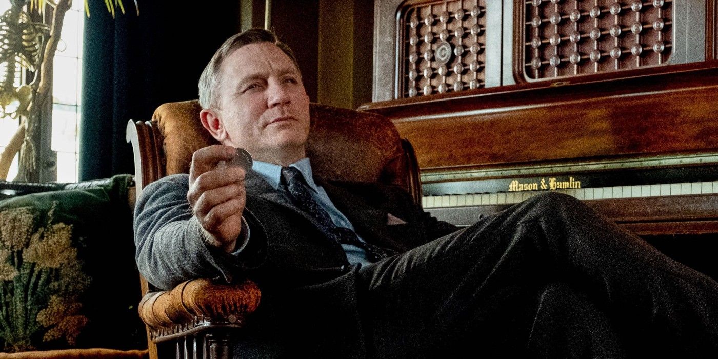 Daniel Craig In Chair Knives Out 