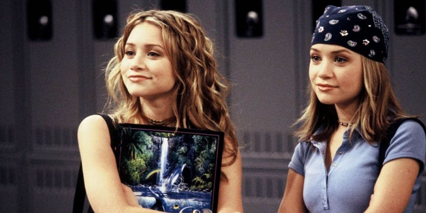 Mary-Kate and Ashley Olsen in the school hallway in So Little Time.