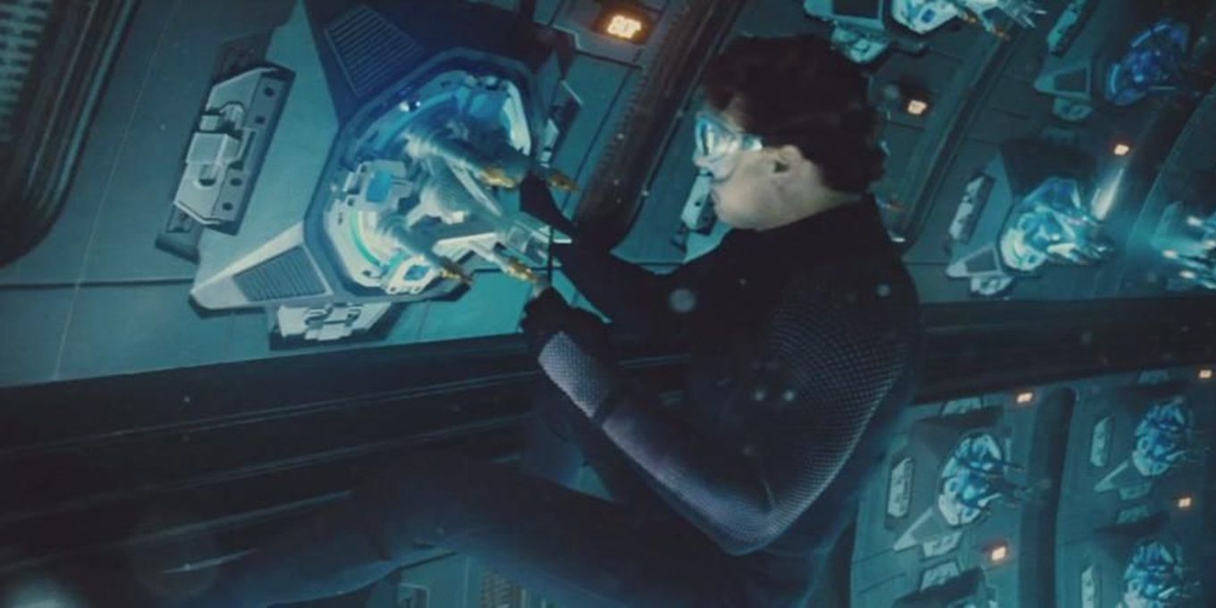 Ethan Hunt underwater in Mission: Impossible - Rogue Nation
