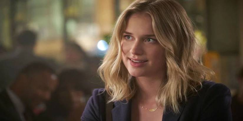 Elizabeth Lail as Guinevere Beck in Netflix's You.