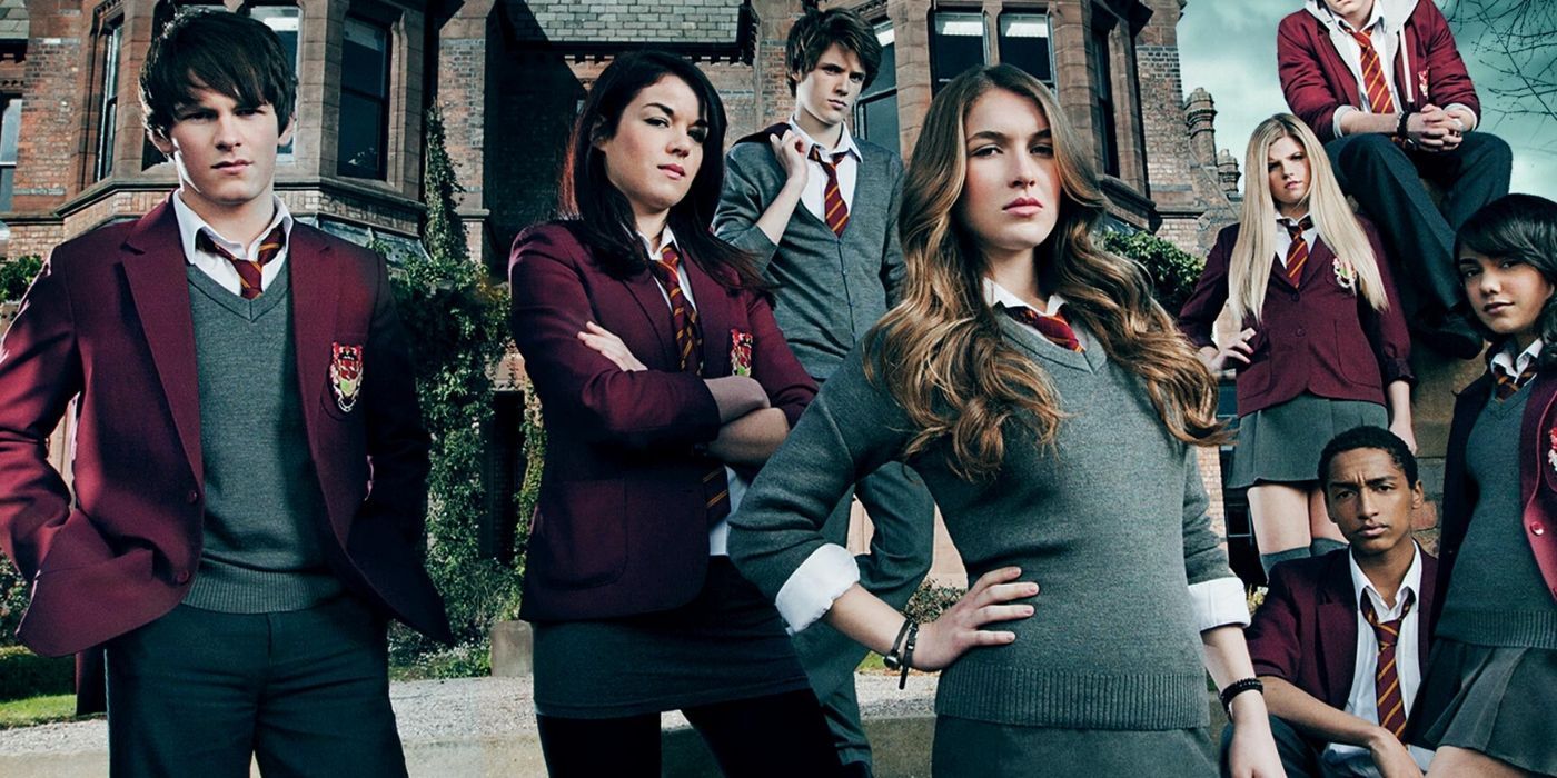 House of Anubis cast at boarding school for a promo image
