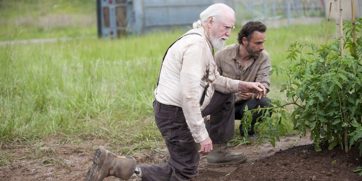 Rick and Hershel farming in The Walking Dead